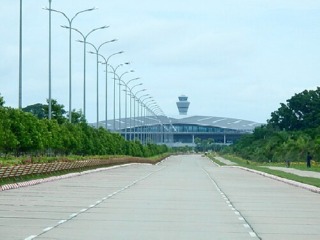 Naypyidiaw_Airport_-_panoramio.jpg